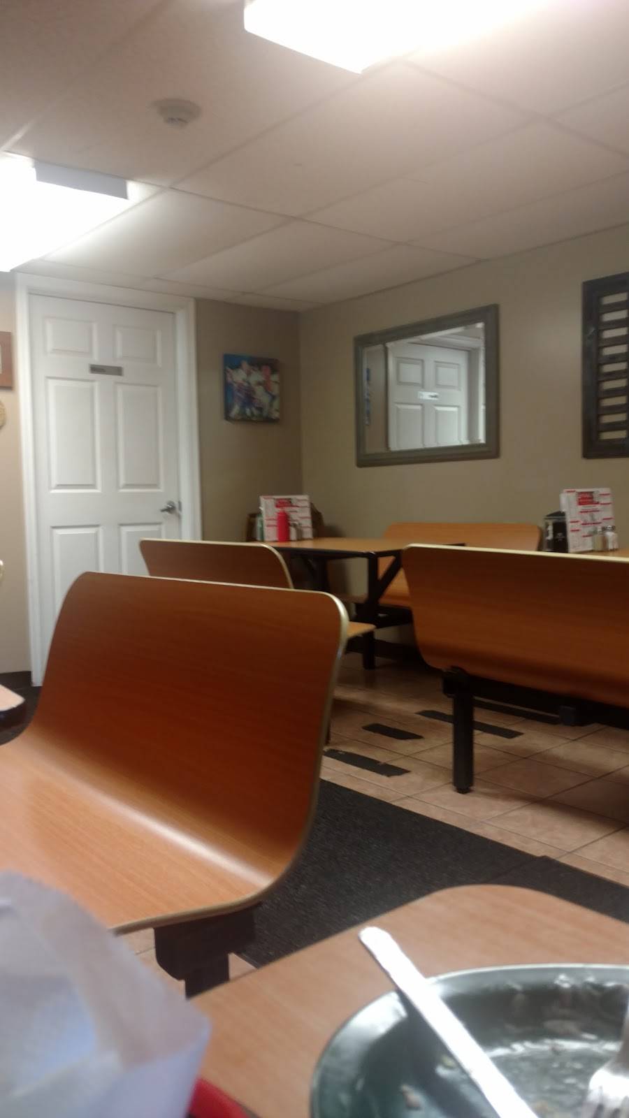 Pudges | restaurant | 1555 Sumneytown Pike, Lansdale, PA 19446, USA | 2672634968 OR +1 267-263-4968