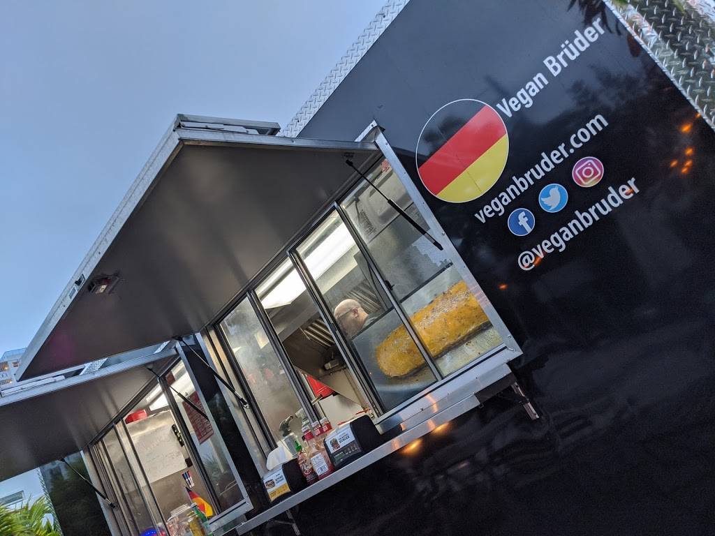 Vegan Brüder | restaurant | 619 Breakers Ave, Fort Lauderdale, FL 33304, USA | 3055490441 OR +1 305-549-0441