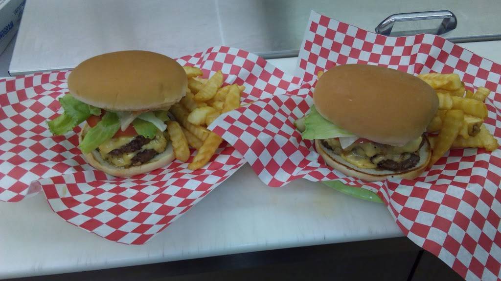 Waves Mart and Starfish Grill | restaurant | 1213 NC-24, Newport, NC 28570, USA | 2527266490 OR +1 252-726-6490