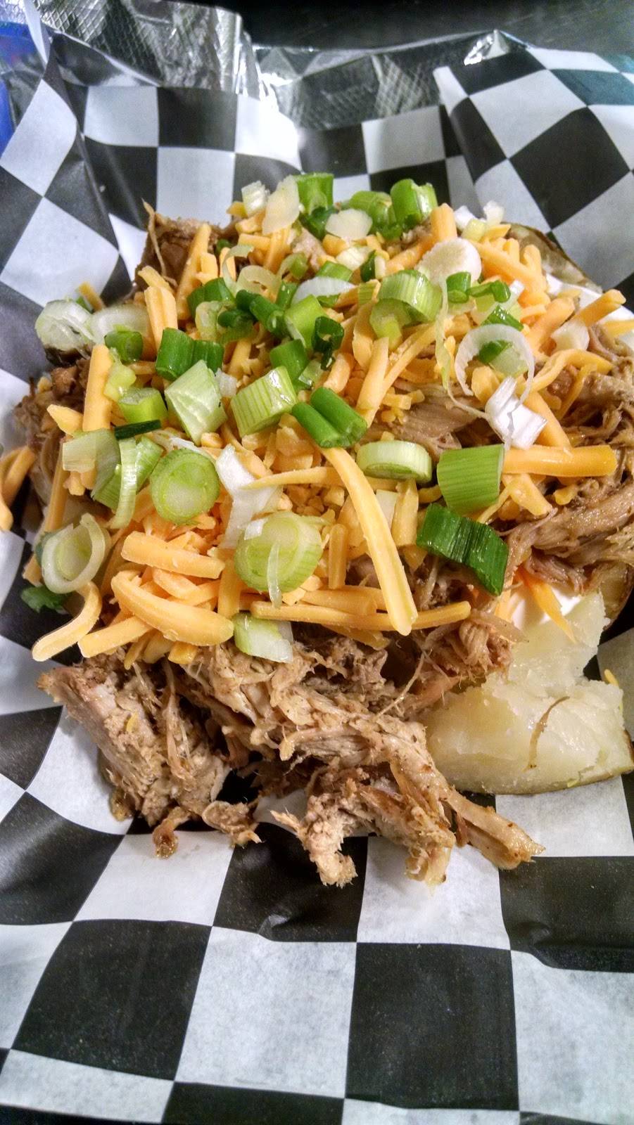 MTs Smokin BBQ | restaurant | 1700 Wheeling Ave, Muncie, IN 47303, USA | 7652161664 OR +1 765-216-1664