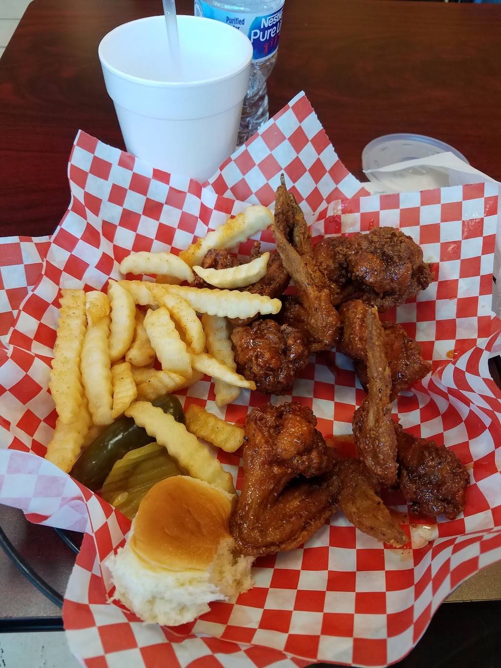 OOOWWWEEE Wangz N Catfish | restaurant | 3951 Sycamore School Rd #117, Fort Worth, TX 76133, USA | 8172947777 OR +1 817-294-7777