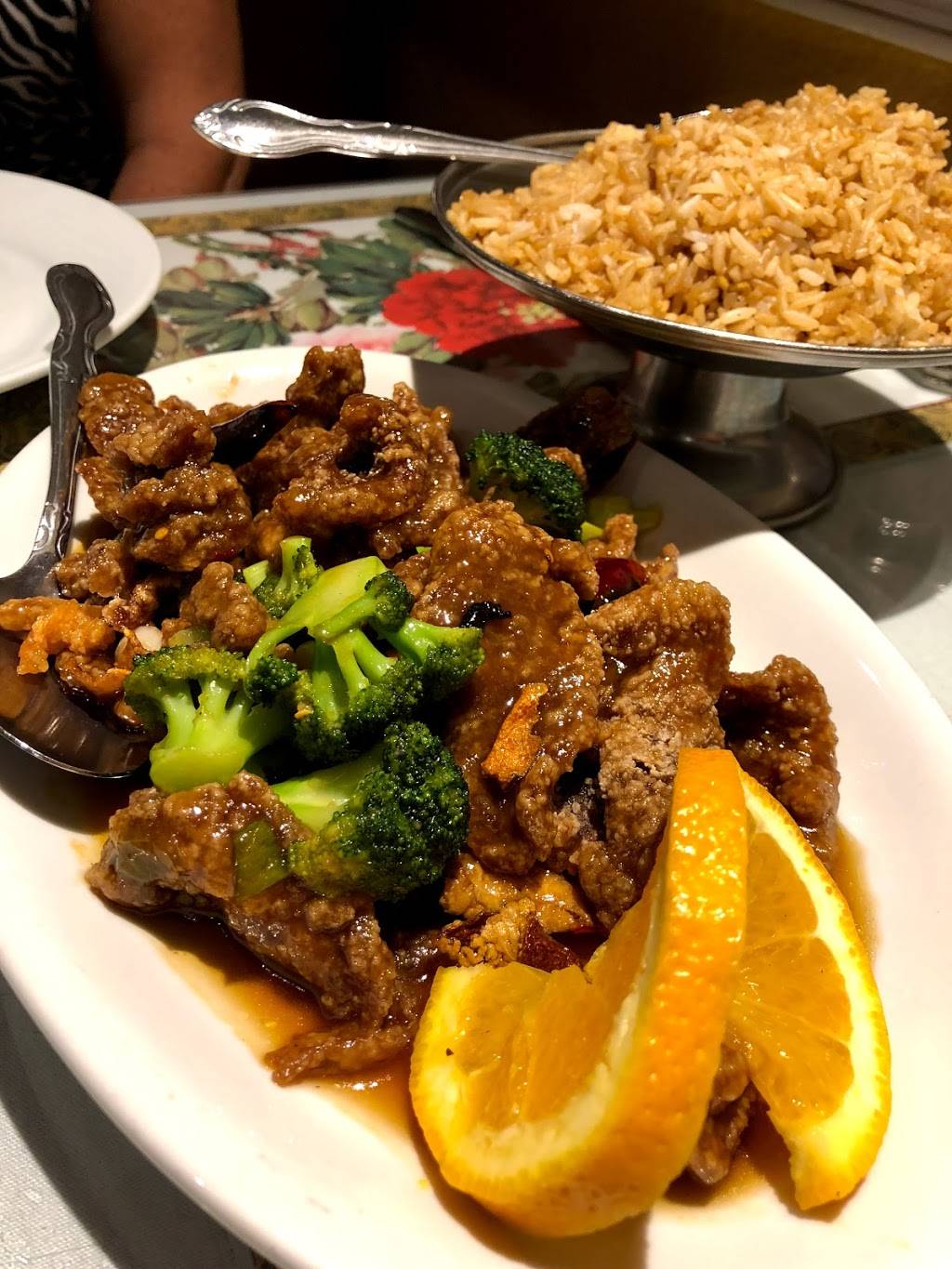 Shanghai Restaurant | restaurant | 3433 Hillsborough Rd, Durham, NC 27705, USA | 9193837581 OR +1 919-383-7581