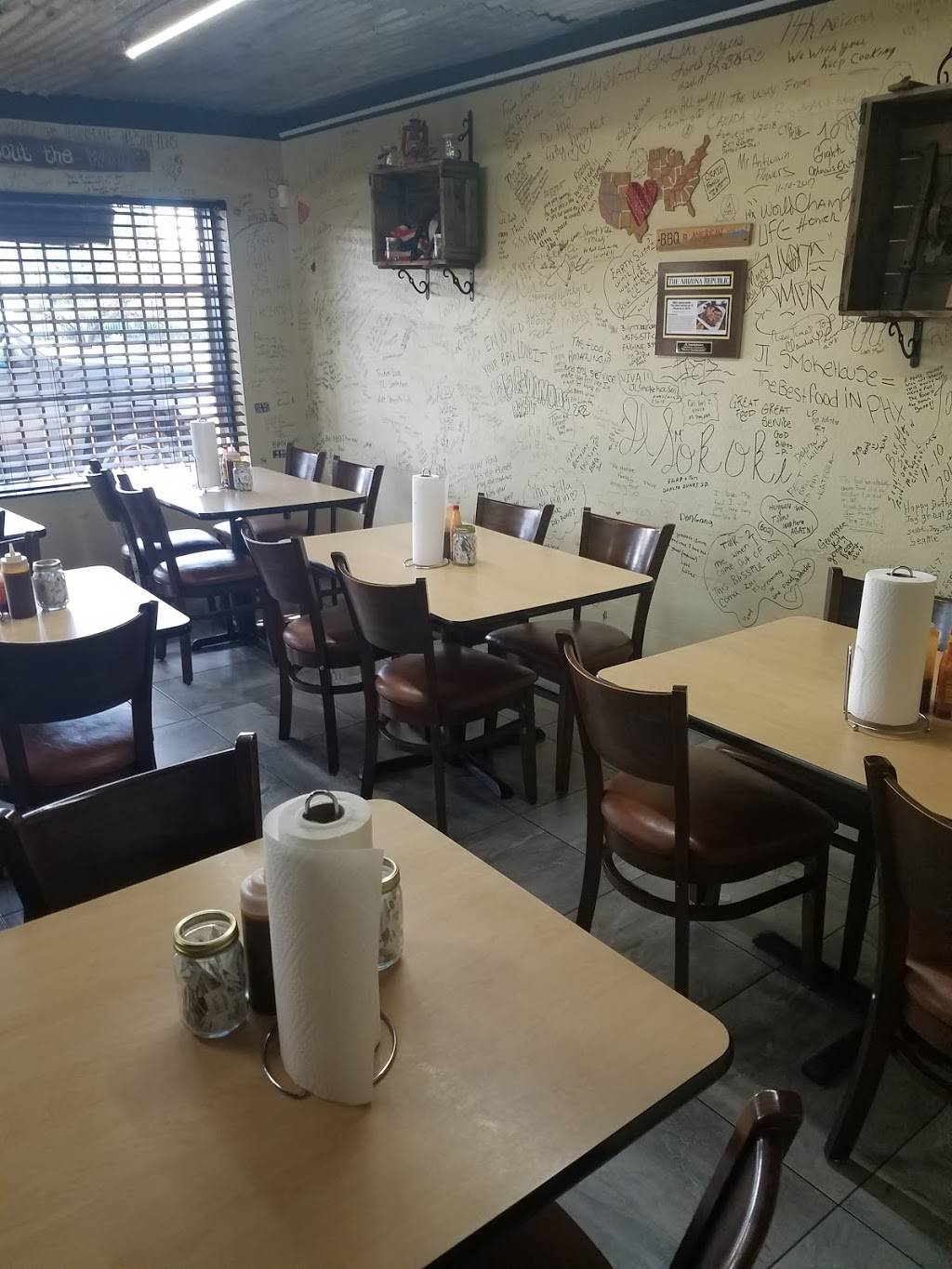 JL Smokehouse | restaurant | 1712 E Broadway Rd, Phoenix, AZ 85040, USA | 6029004296 OR +1 602-900-4296