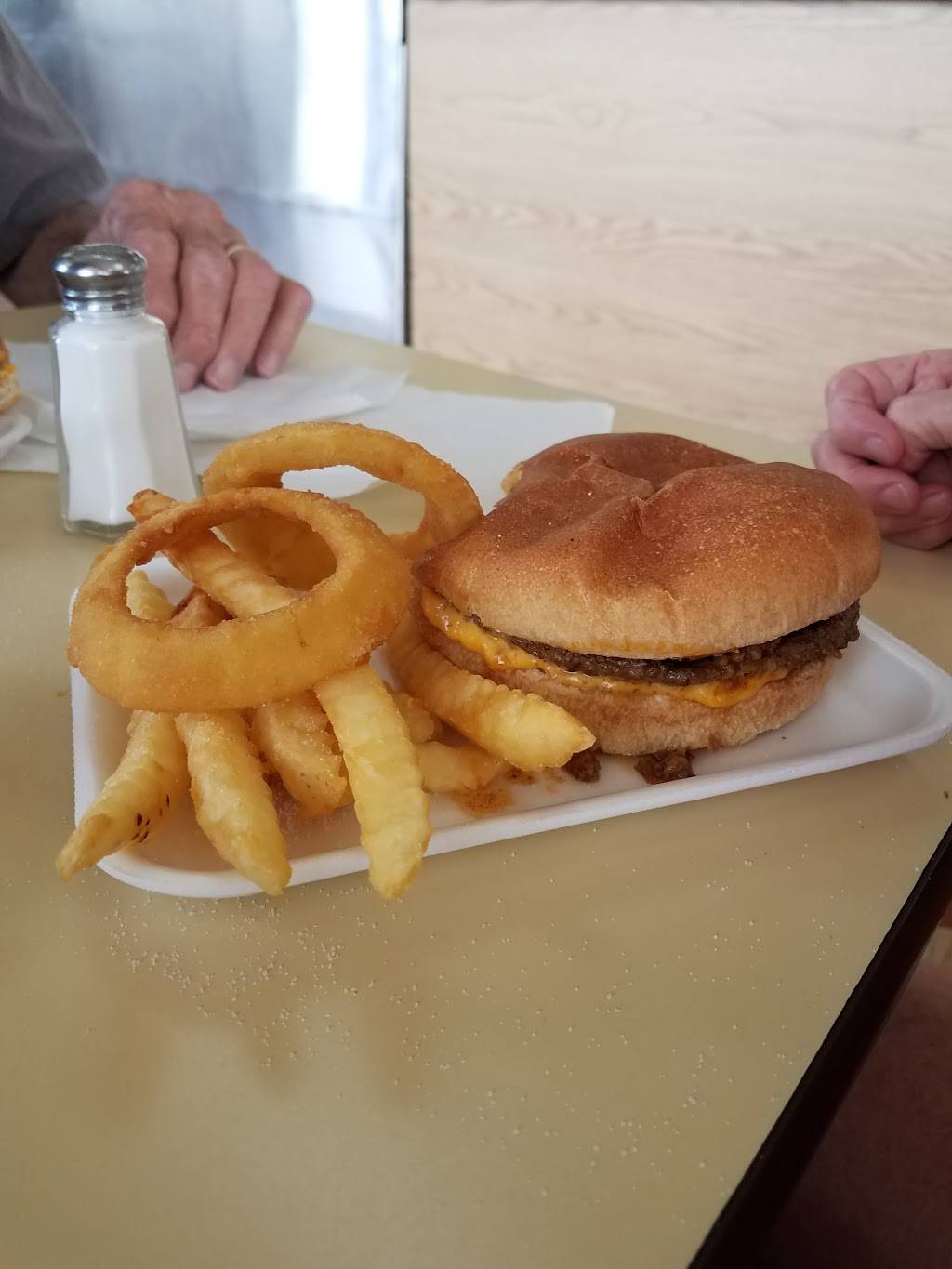 Clock Drive-In | restaurant | 1801 Easley Bridge Rd, Greenville, SC 29611, USA | 8642951708 OR +1 864-295-1708