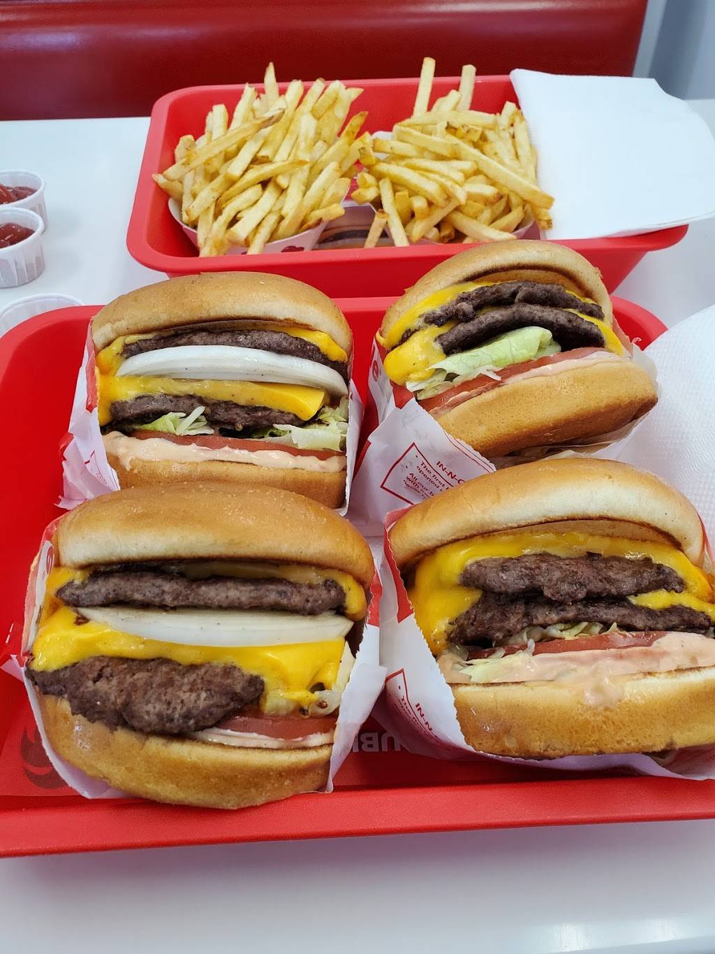 In-N-Out Burger | restaurant | 8215 S Virginia St, Reno, NV 89511, USA | 8007861000 OR +1 800-786-1000