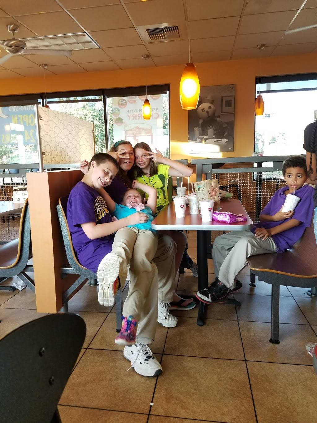 Jack in the Box | restaurant | 1902 E Denman Ave, Lufkin, TX 75901, USA | 9366342011 OR +1 936-634-2011