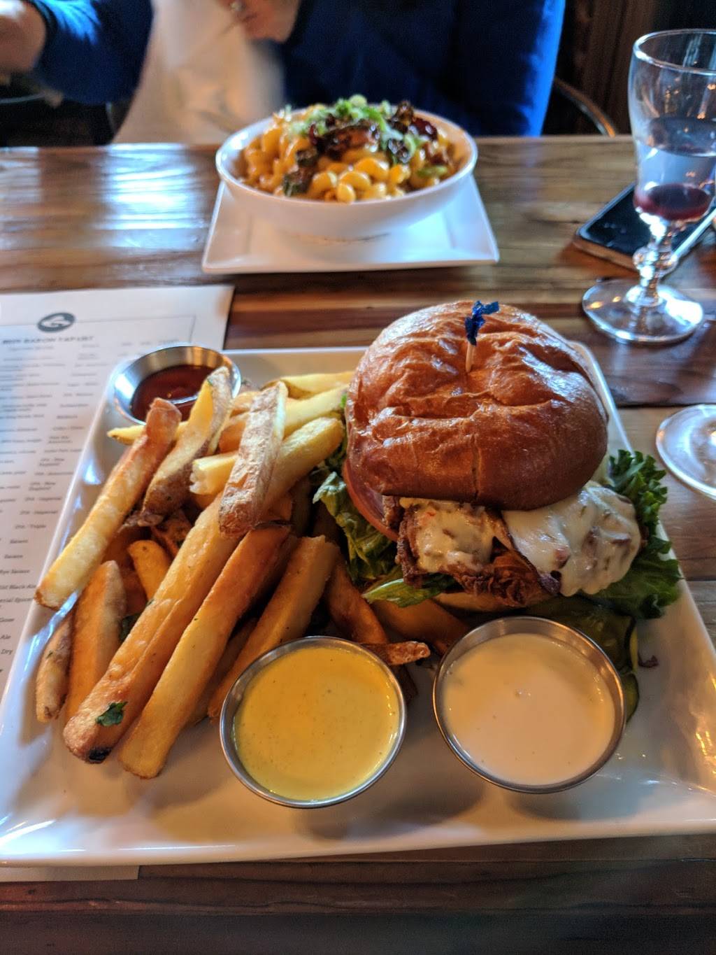 Beer Baron Bar & Kitchen | restaurant | 336 St Mary St, Pleasanton, CA 94566, USA | 9252238577 OR +1 925-223-8577