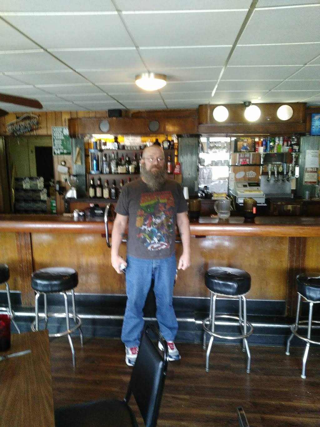 St Phillips Inn | restaurant | 11200 Upper Mt Vernon Rd, Evansville, IN 47712, USA | 8129855558 OR +1 812-985-5558