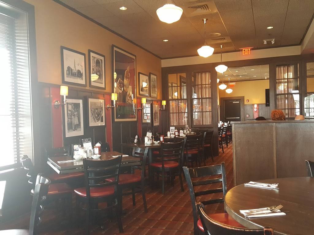 Reds Kitchen and Tavern | restaurant | 131 Newbury St, Peabody, MA 01960, USA | 9785317337 OR +1 978-531-7337