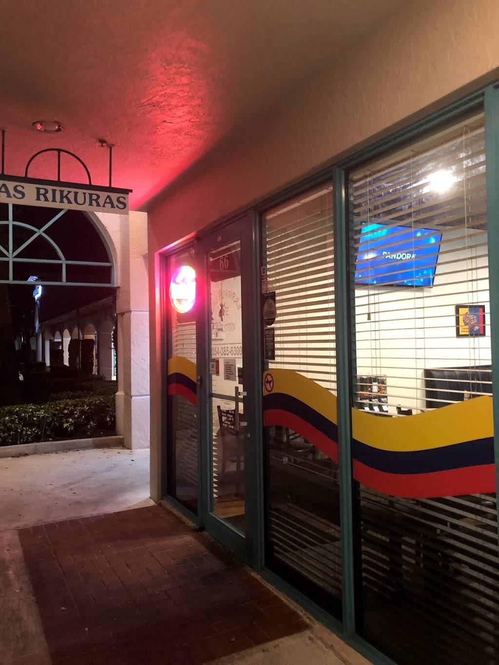 Las Rikuras De Weston | restaurant | 66 Indian Trace, Weston, FL 33326, USA | 9543856300 OR +1 954-385-6300