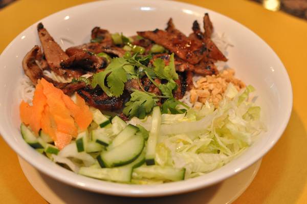 BamBoo Pho and Springroll | restaurant | 3330 Matlock Rd, Arlington, TX 76015, USA | 8174655746 OR +1 817-465-5746