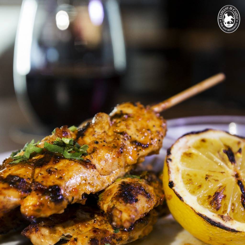 Elephant & Castle | restaurant | 1941 Tower Dr, Glenview, IL 60026, USA | 8477305863 OR +1 847-730-5863