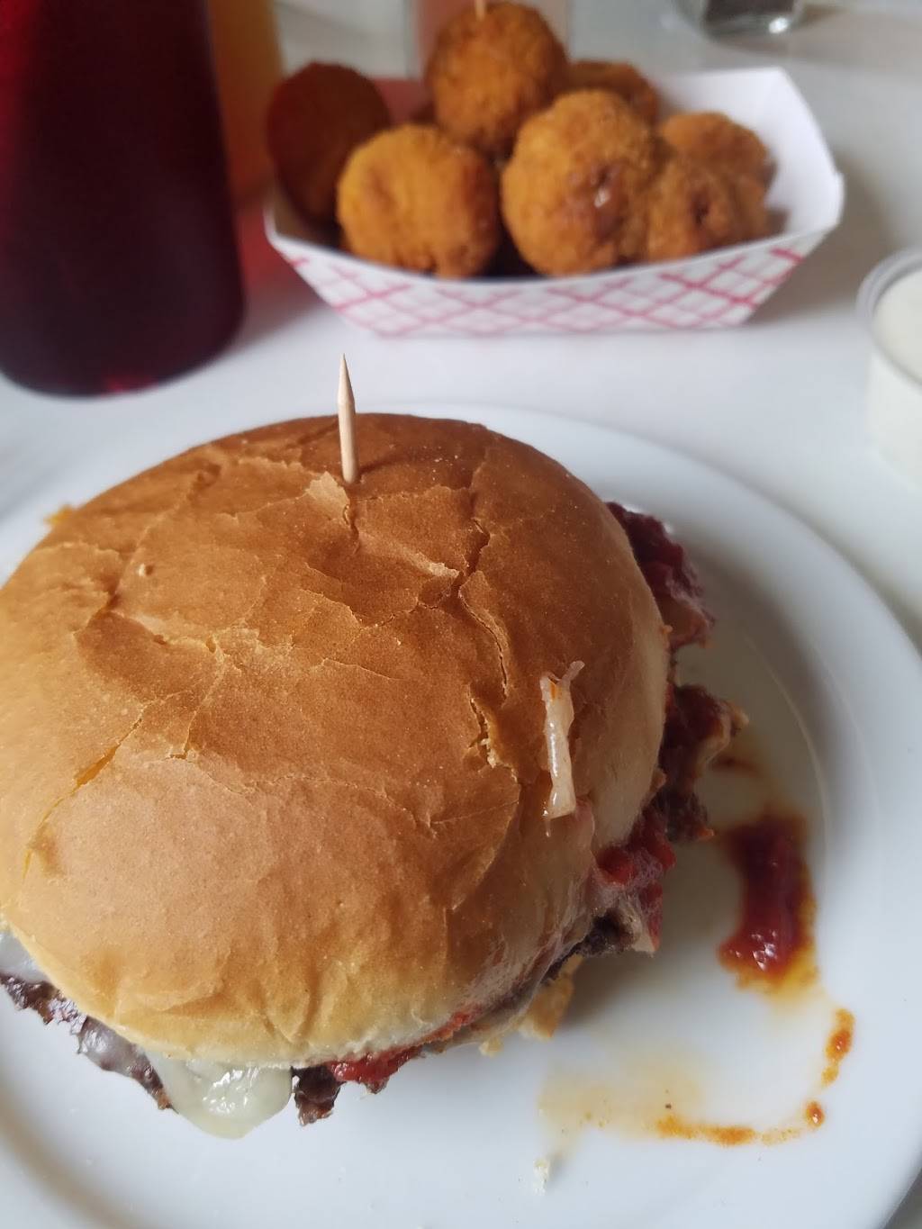 Porkys Drive In | restaurant | 811 Ashland Rd, Mansfield, OH 44905, USA | 4195899933 OR +1 419-589-9933