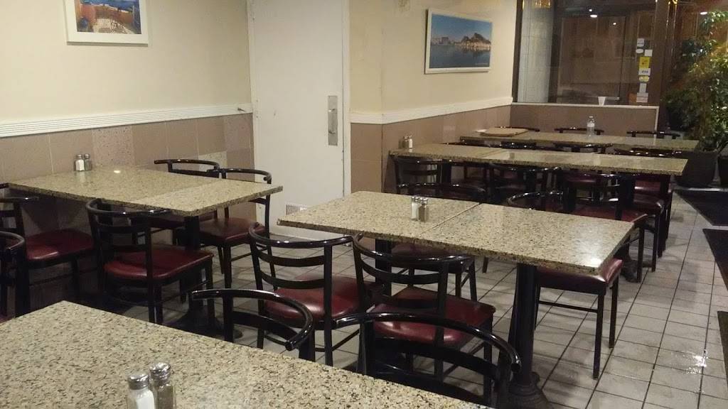 Restaurant Danis Pizzeria | restaurant | 7669 Rue Centrale, LaSalle, QC H8P 1L4, Canada | 5143632470 OR +1 514-363-2470