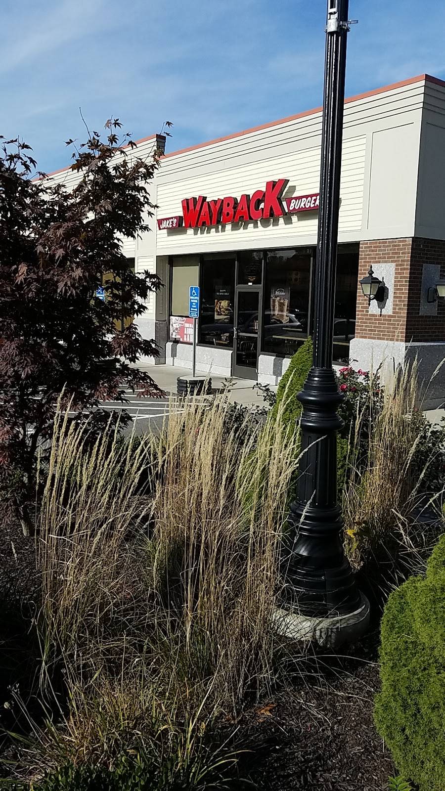 Wayback Burgers | restaurant | 1249 W Main St #11, Waterbury, CT 06708, USA | 2035273546 OR +1 203-527-3546