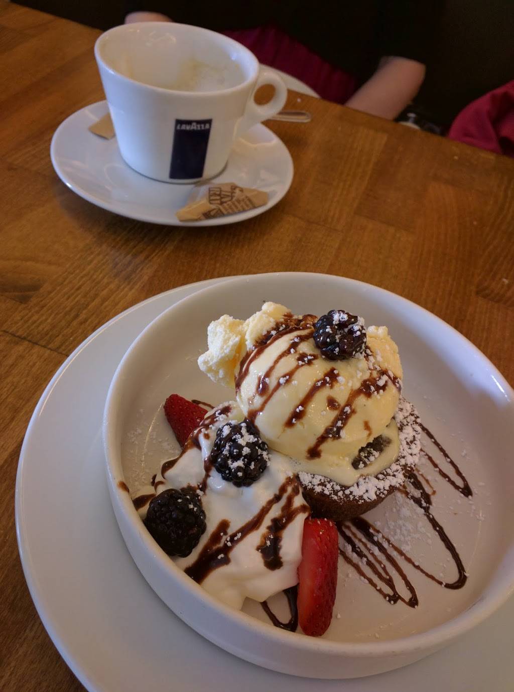 Mezzet Mediterranean Restaurant | restaurant | 3333 Bear St #118, Costa Mesa, CA 92626, USA | 7145403365 OR +1 714-540-3365