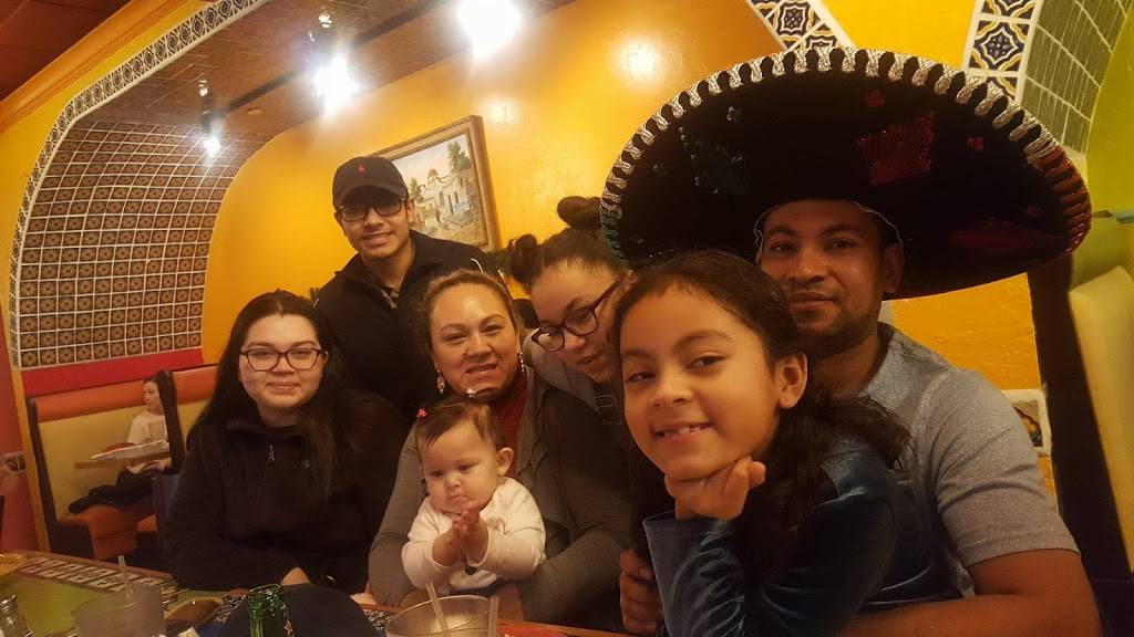 Dunkin | bakery | 20 Main St, Winthrop, MA 02152, USA | 6175399059 OR +1 617-539-9059