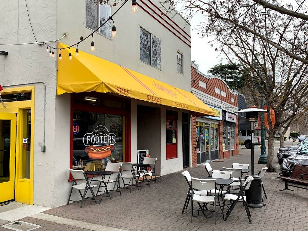 Main Street Footers | restaurant | 425 E Main St, Turlock, CA 95380, USA | 2096678383 OR +1 209-667-8383