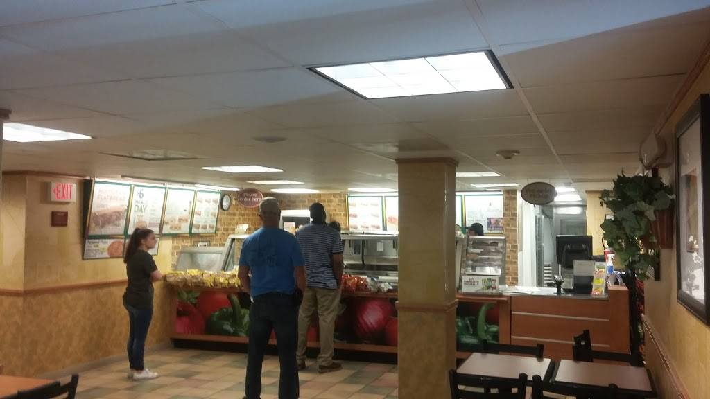 Subway | meal takeaway | 415 S 28th Ave, Hattiesburg, MS 39401, USA | 6013366823 OR +1 601-336-6823