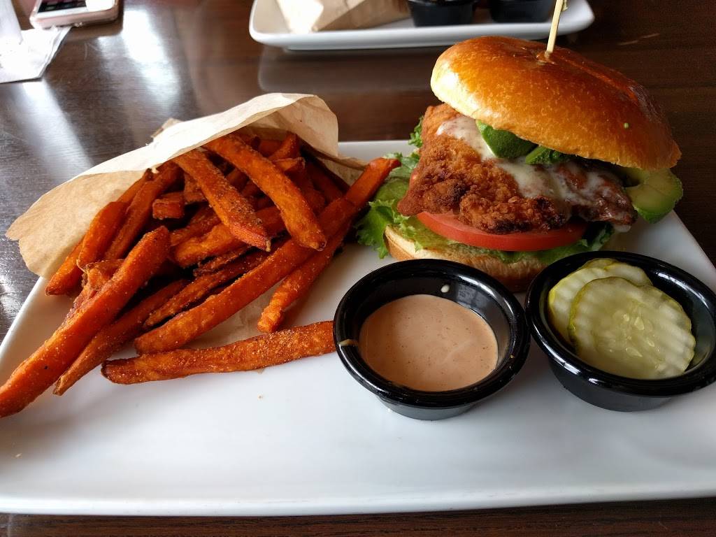 TGI Fridays | restaurant | 1641 Golden Gate Plaza, Mayfield Heights, OH 44124, USA | 4404618443 OR +1 440-461-8443