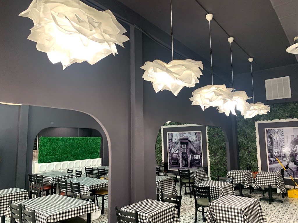 Goodfellas Famous New York Pizza | restaurant | 118 Jefferson, San Antonio, TX 78205, USA | 2105414230 OR +1 210-541-4230