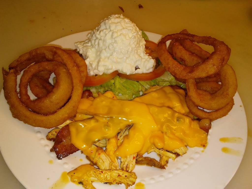 Friends Bar & Grill | restaurant | 3705 W Memorial Rd, Oklahoma City, OK 73134, USA | 4057514057 OR +1 405-751-4057