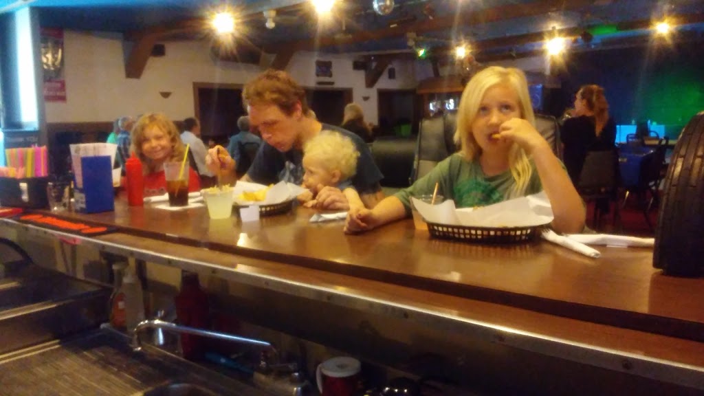 Rusty Spoke | restaurant | 2411 Hall Rd, Muskegon, MI 49442, USA | 2317730045 OR +1 231-773-0045