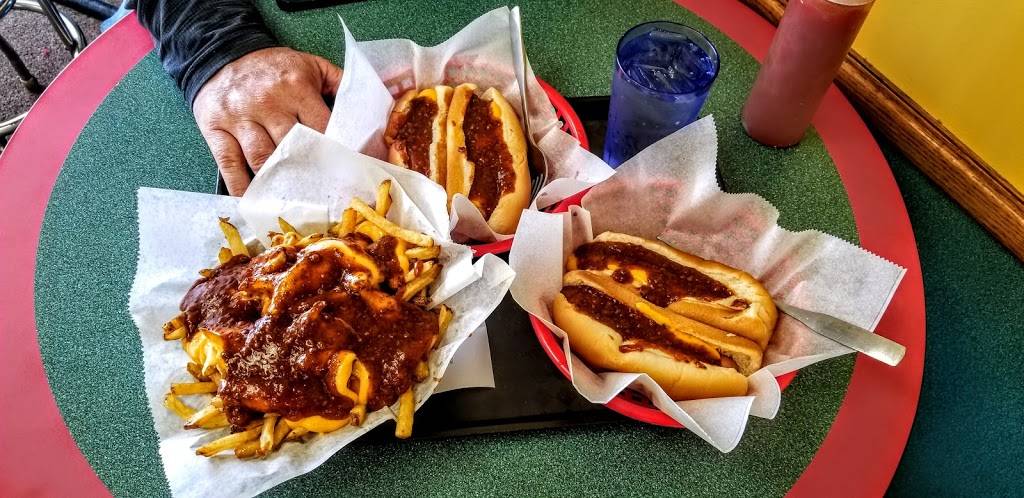 Brighton Hot Dog Shoppe | restaurant | 5990 University Blvd, Moon, PA 15108, USA | 4122999212 OR +1 412-299-9212