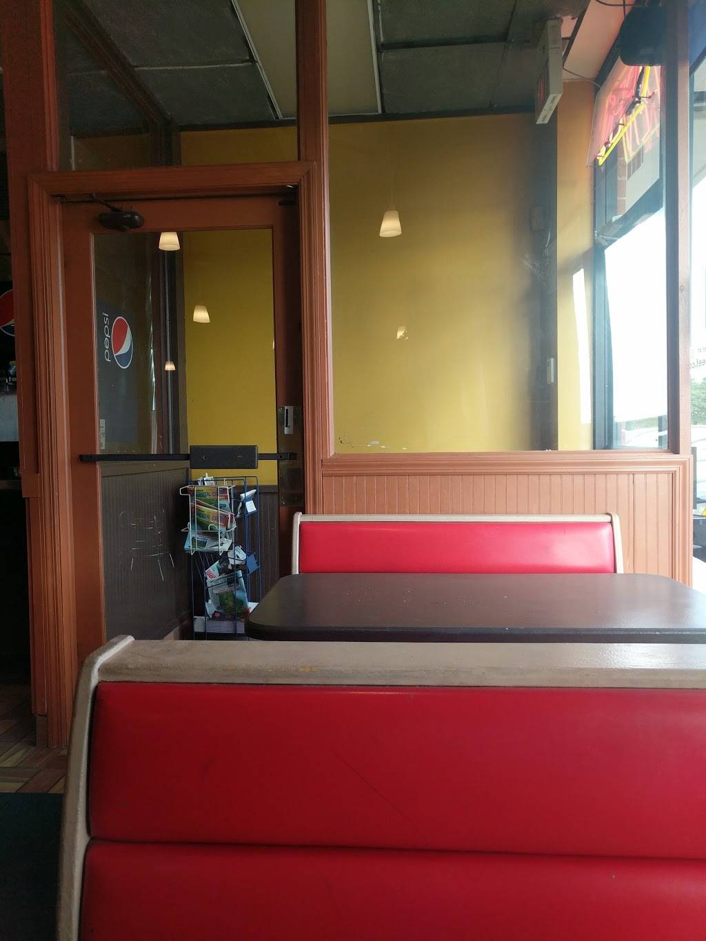 Skippys Gyros | restaurant | 1322 Lake St, Roselle, IL 60172, USA | 6308949960 OR +1 630-894-9960