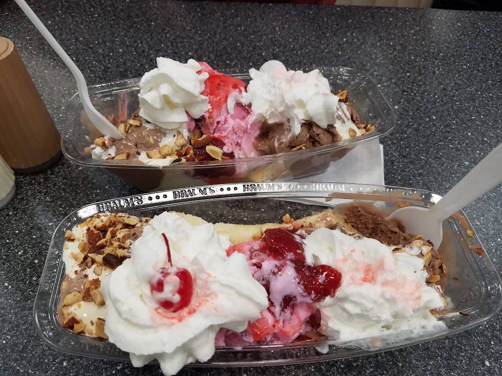 Braums Ice Cream & Burger Restaurant | restaurant | 804 N Elm Pl, Broken Arrow, OK 74012, USA | 9182582424 OR +1 918-258-2424