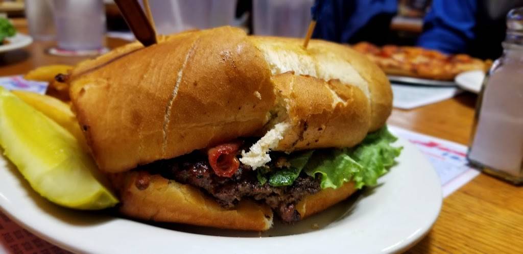 Winking Lizard Tavern | restaurant | 14018 Detroit Ave, Lakewood, OH 44107, USA | 2162266693 OR +1 216-226-6693