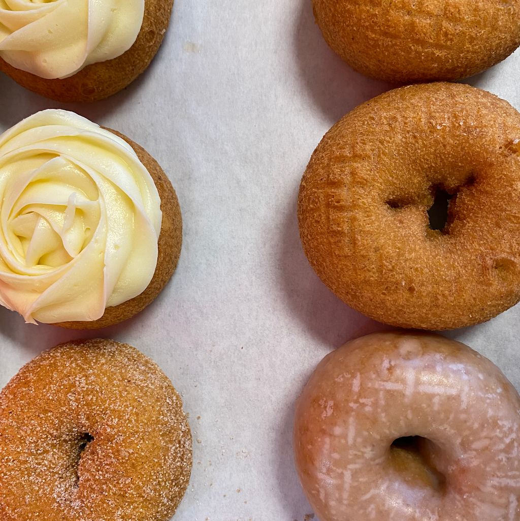 Cajun Market Donut Company | bakery | 1812 W Pinhook Rd, Lafayette, LA 70508, USA | 3375044242 OR +1 337-504-4242