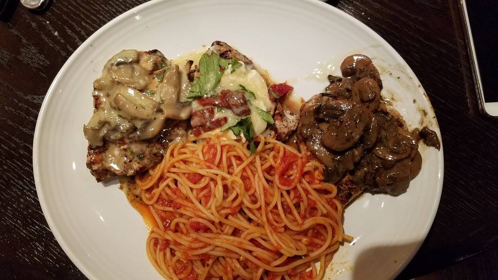 Carrabbas Italian Grill | restaurant | 335 E Linton Blvd, Delray Beach, FL 33483, USA | 5612669393 OR +1 561-266-9393