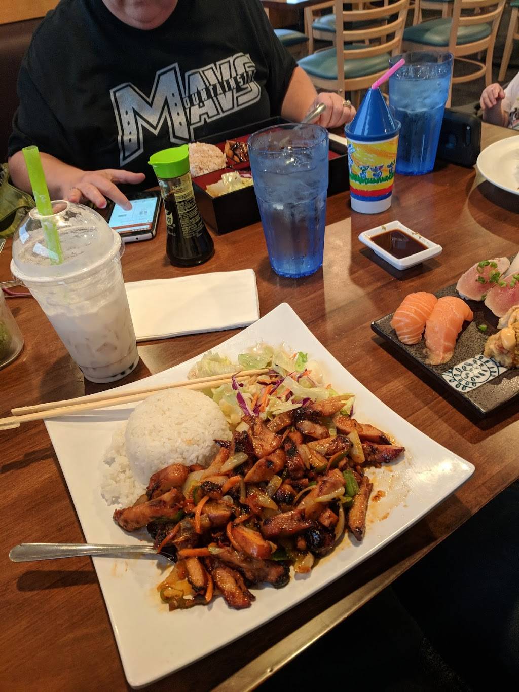 Momiji Sushi Bar & Teriyaki | restaurant | 1915 Portland Rd, Newberg, OR 97132, USA | 5034876493 OR +1 503-487-6493