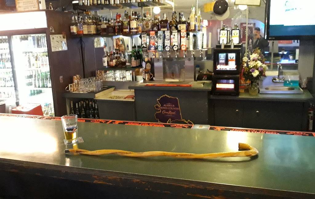 Flight Deck Pizza | restaurant | 832 W International Airport Rd, Anchorage, AK 99518, USA | 9075610077 OR +1 907-561-0077