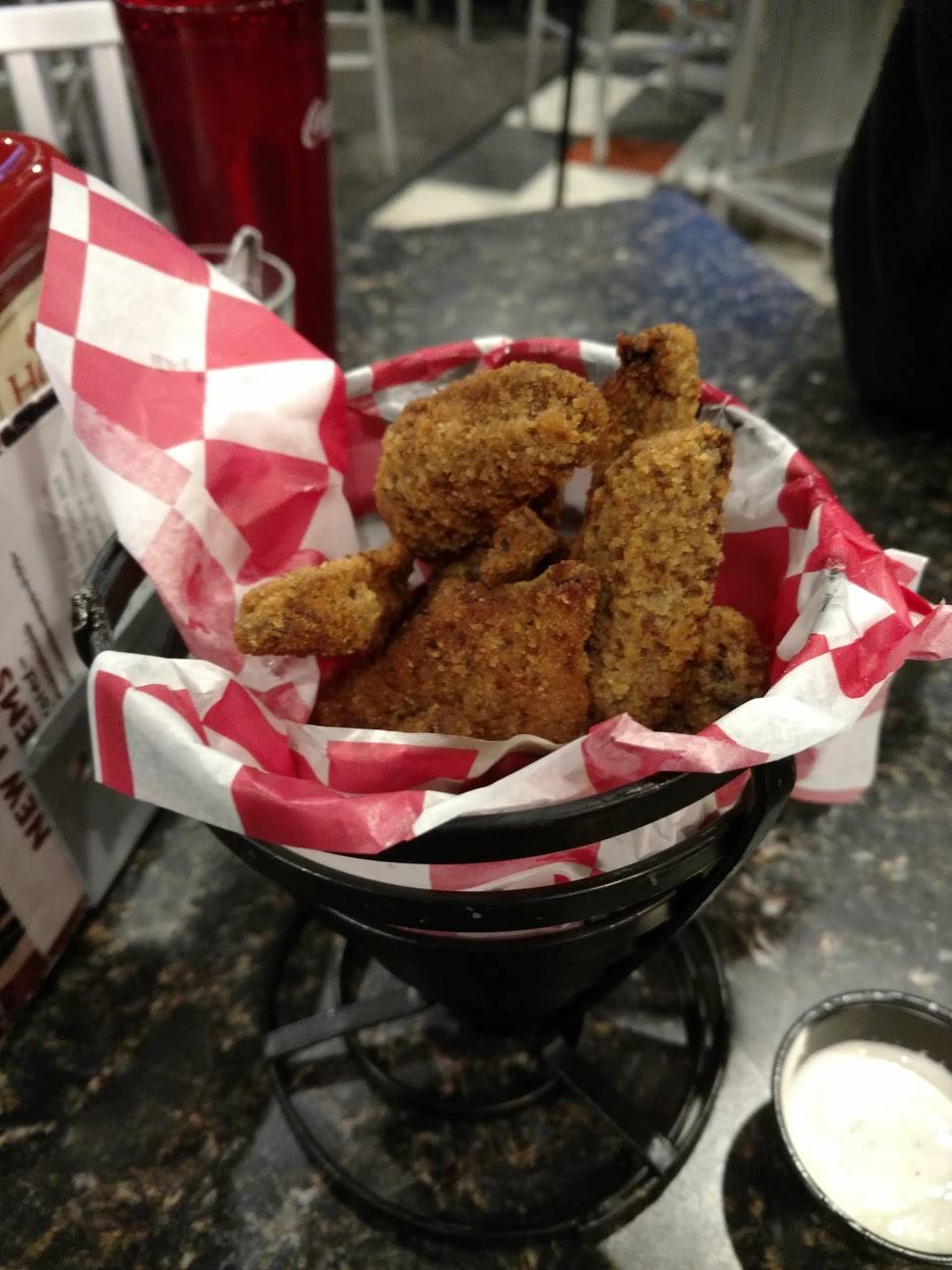 Mug Shots Burgers and Brews | restaurant | 4633 Lake Michigan Dr, Allendale, MI 49401, USA | 6168952337 OR +1 616-895-2337