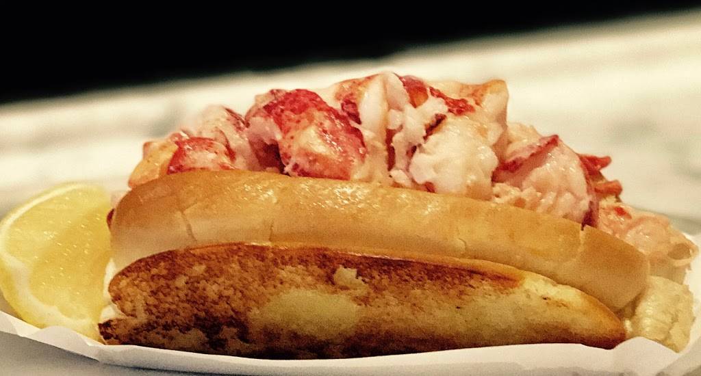 The Rex Burger & Lobster | restaurant | 524 Jericho Turnpike, Mineola, NY 11501, USA | 5167392747 OR +1 516-739-2747