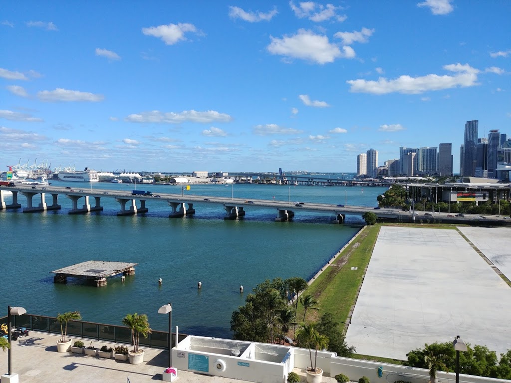 Mikes At Venetia | meal delivery | 555 NE 15th St 9th Floor, Miami, FL 33132, USA | 3053745731 OR +1 305-374-5731