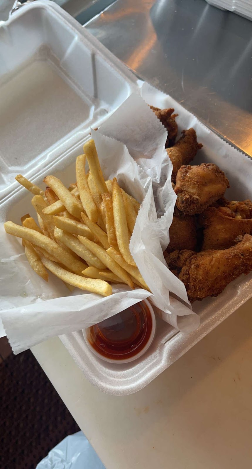 The Wing Hut | restaurant | 2913 Howard St, Kalamazoo, MI 49008, USA | 2695321002 OR +1 269-532-1002