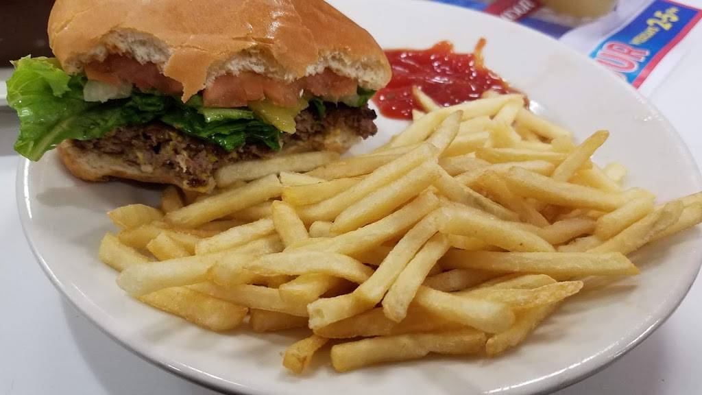 Steak n Shake | restaurant | 6070 Gurnee Mills Cir E, Gurnee, IL 60031, USA | 8478550520 OR +1 847-855-0520