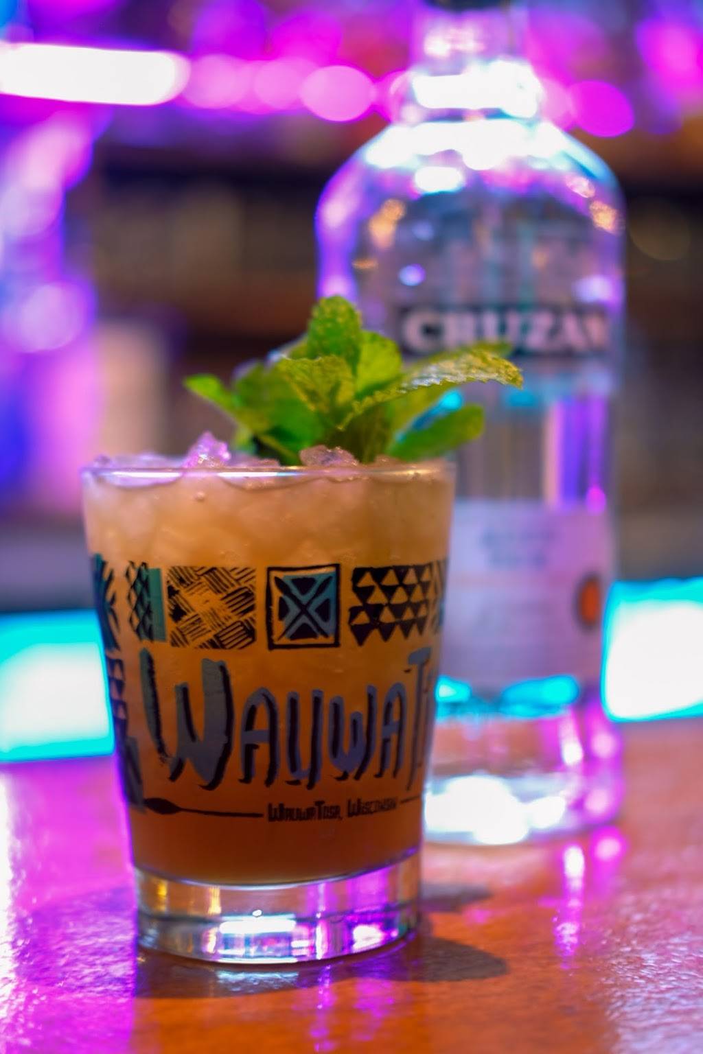 Wauwatiki Bar & Grill | restaurant | 6502 W North Ave, Wauwatosa, WI 53213, USA | 4143237555 OR +1 414-323-7555