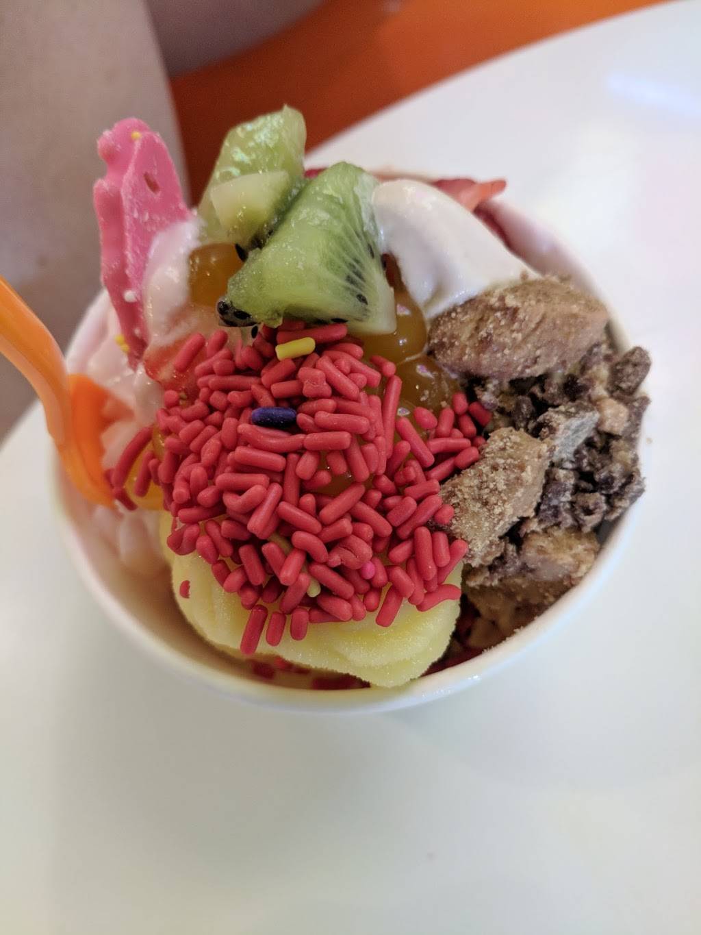 Orange Leaf Frozen Yogurt | restaurant | 8426 Old Sauk Rd, Middleton, WI 53562, USA | 6088211127 OR +1 608-821-1127