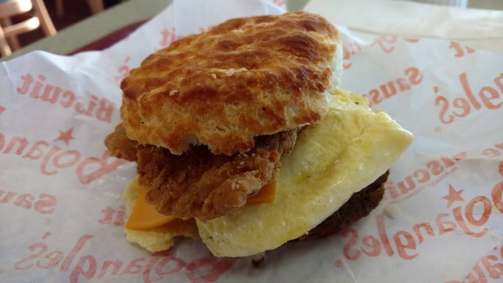 Bojangles Famous Chicken n Biscuits | restaurant | 1803 E 23rd St, Chattanooga, TN 37404, USA | 4236227661 OR +1 423-622-7661