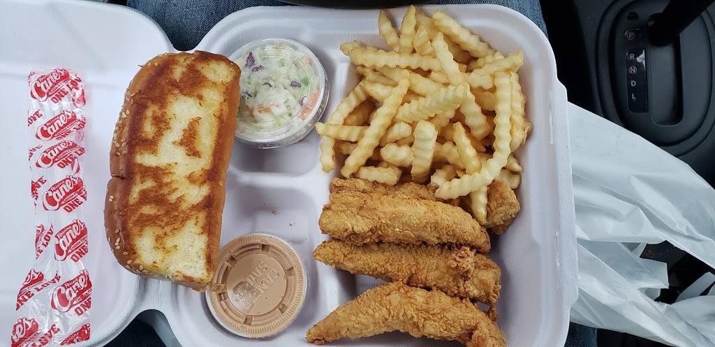 Raising Cane’s Chicken Fingers | restaurant | 303 Vista Village Dr, Vista, CA 92083, USA | 7606396086 OR +1 760-639-6086