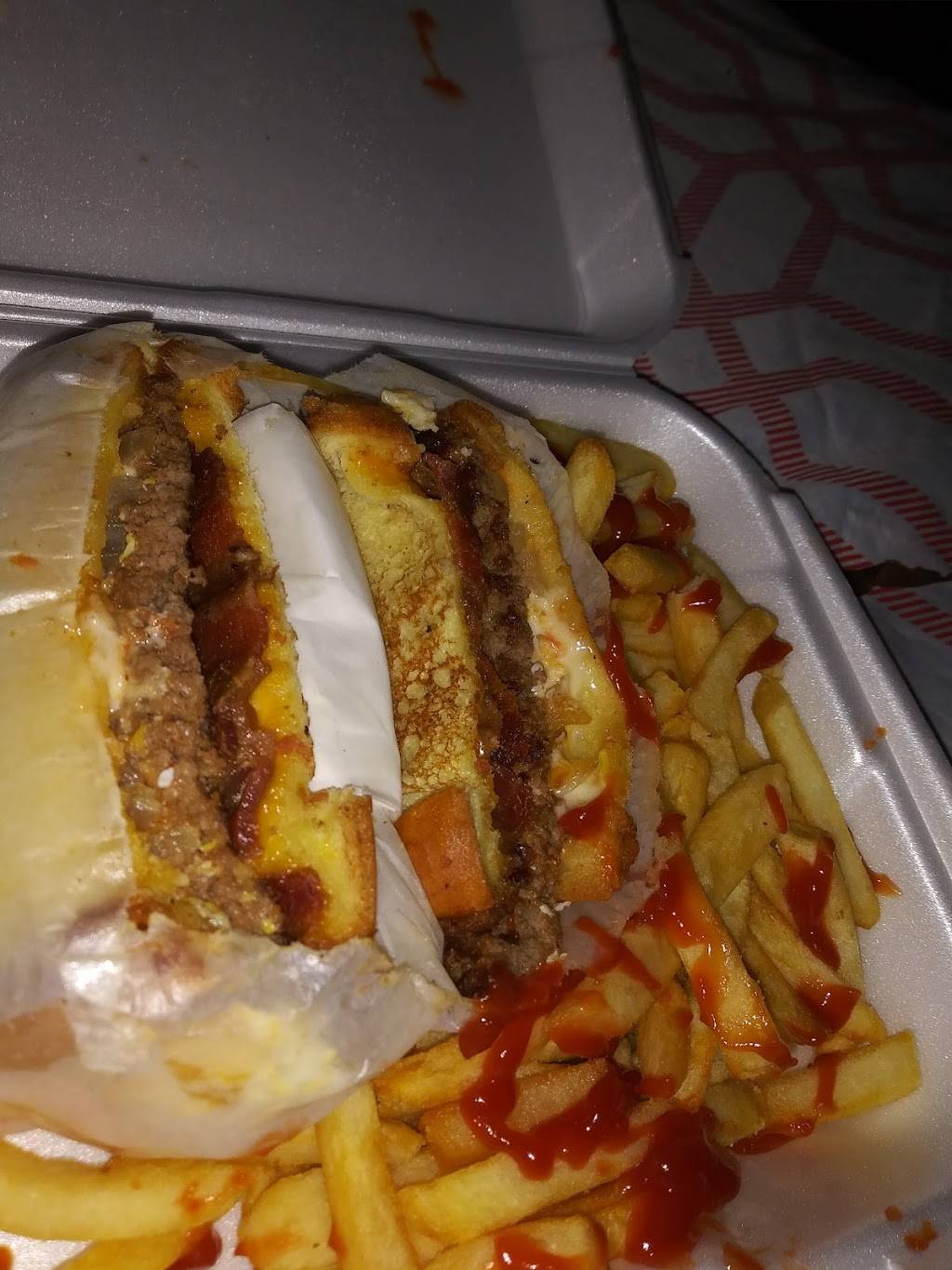 L Georges Coney Island | restaurant | 13635 W McNichols Rd, Detroit, MI 48235, USA | 3133426516 OR +1 313-342-6516