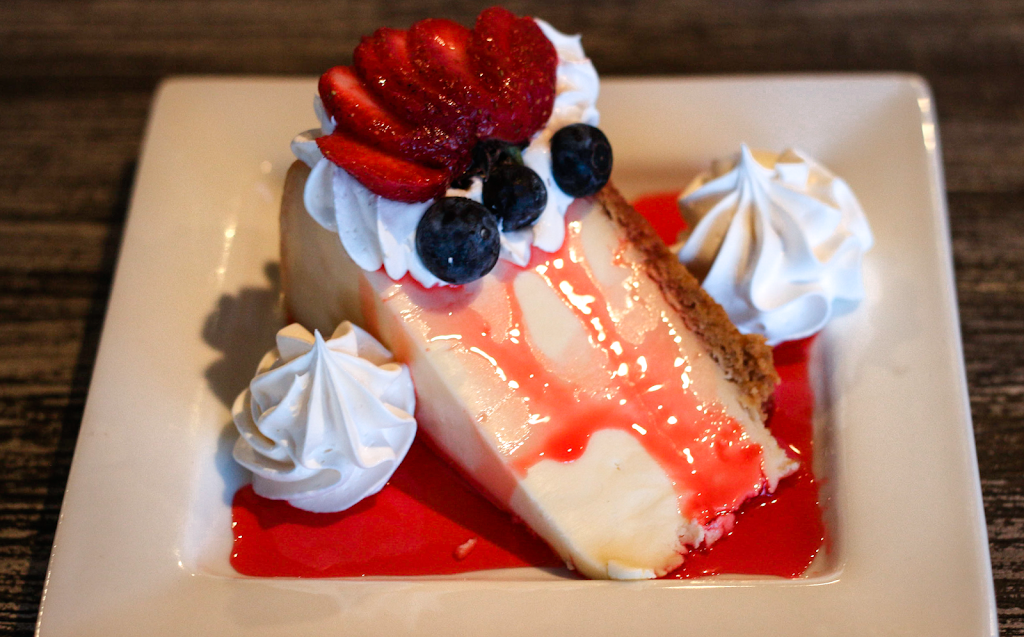 Franky Ds | restaurant | 18450 US-41, Lutz, FL 33549, USA | 8135916139 OR +1 813-591-6139