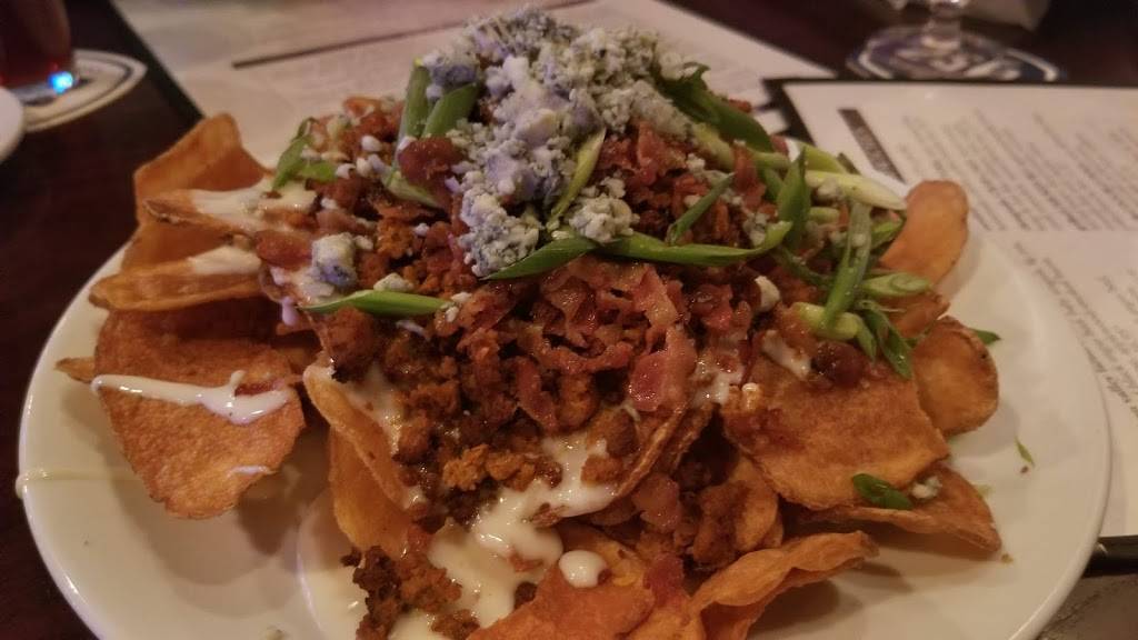 Two Stones Pub | restaurant | 2-3 Chesmar Plaza, Newark, DE 19713, USA | 3022941890 OR +1 302-294-1890