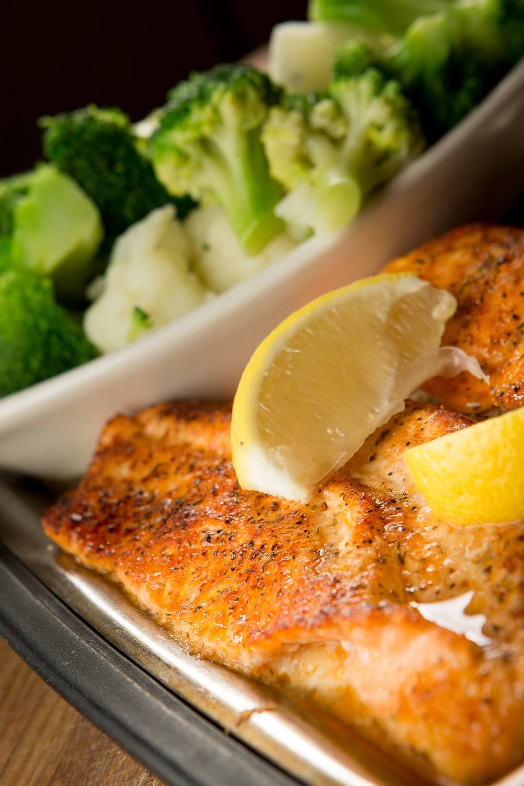 Johnsons Door County Fish | restaurant | 908 E Roosevelt Rd, Lombard, IL 60148, USA | 6306296520 OR +1 630-629-6520