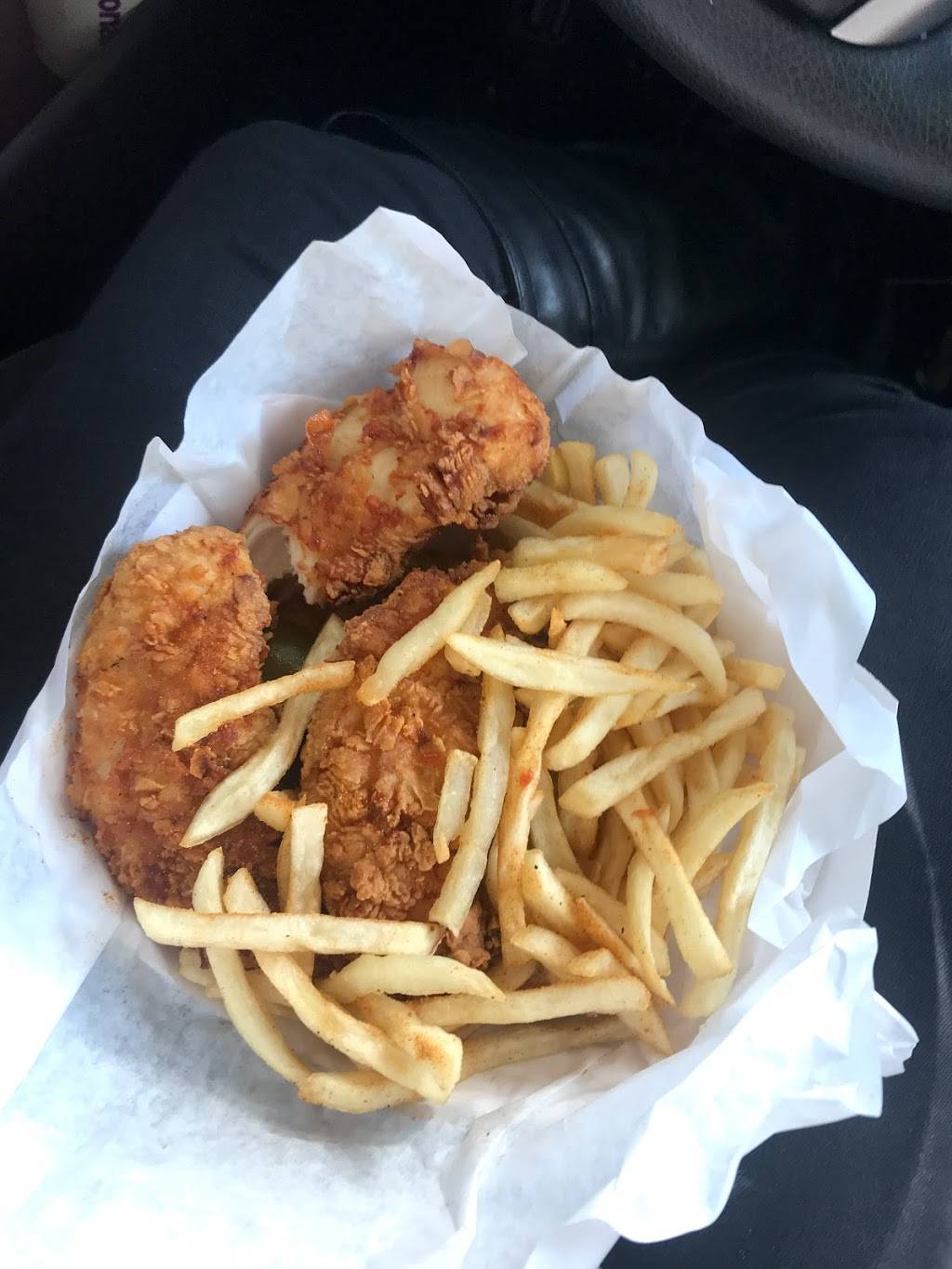 Henderson Chicken | restaurant | 1486 N Hampton Rd, DeSoto, TX 75115, USA | 2144556314 OR +1 214-455-6314