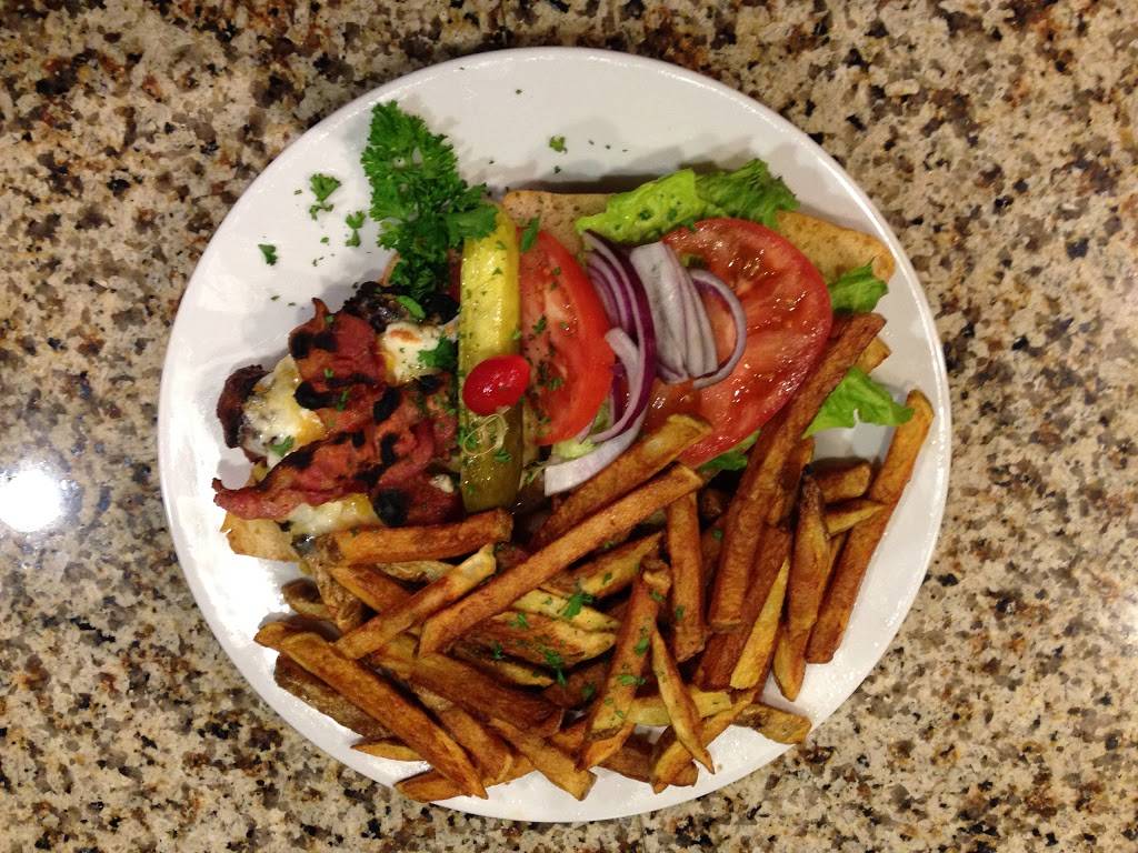 Four Continents | restaurant | 760 Gibbons Rd, Renfrew, ON K7V 0B7, Canada | 6134328109 OR +1 613-432-8109